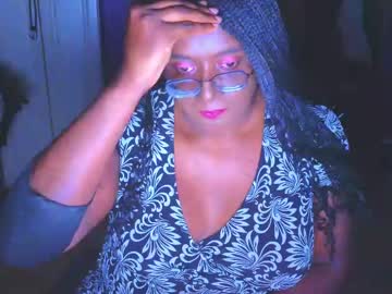 naomifux profile